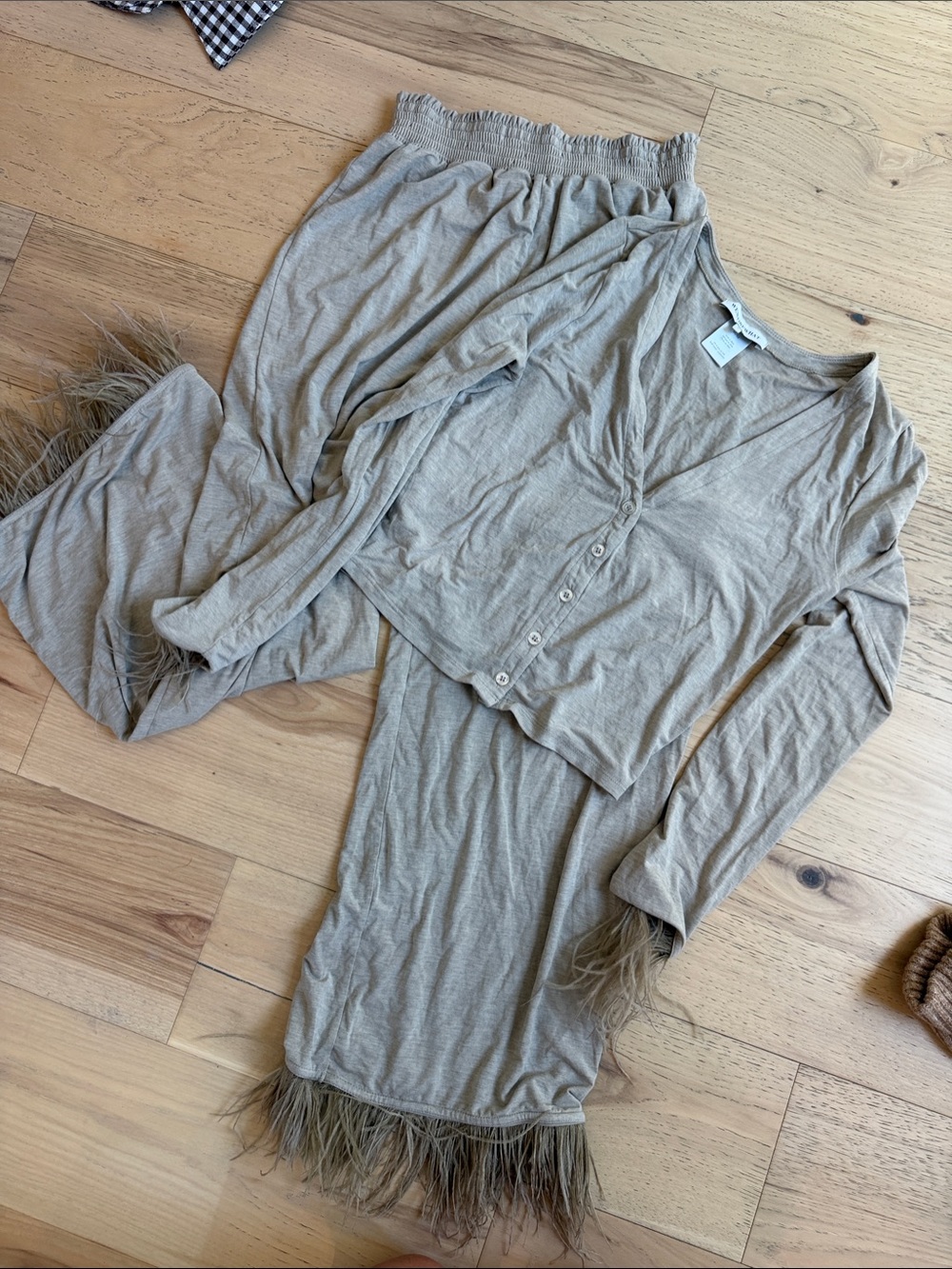 WeWoreWhat Women's Feather-Trim Lounge Set in Taupe